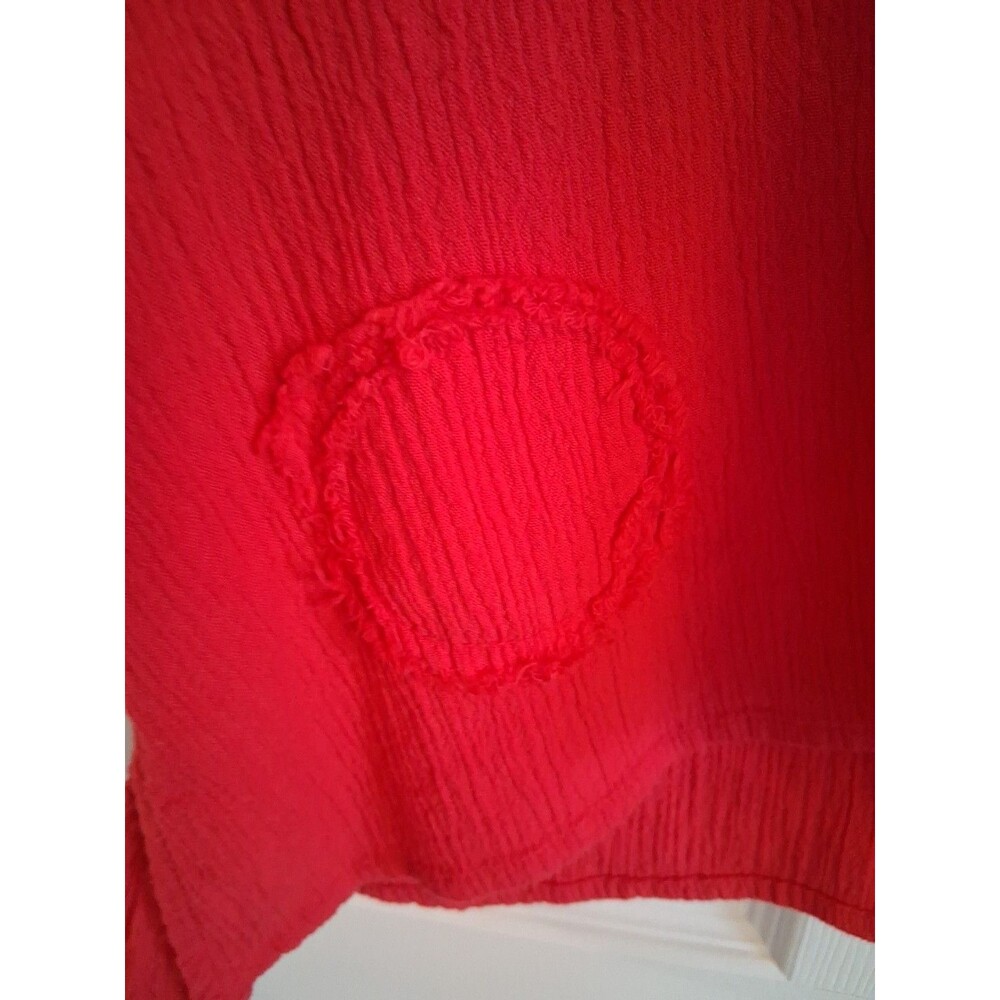 Focus. Textured Size Small, In Gorgeous Red Color. - Picture 2 of 7